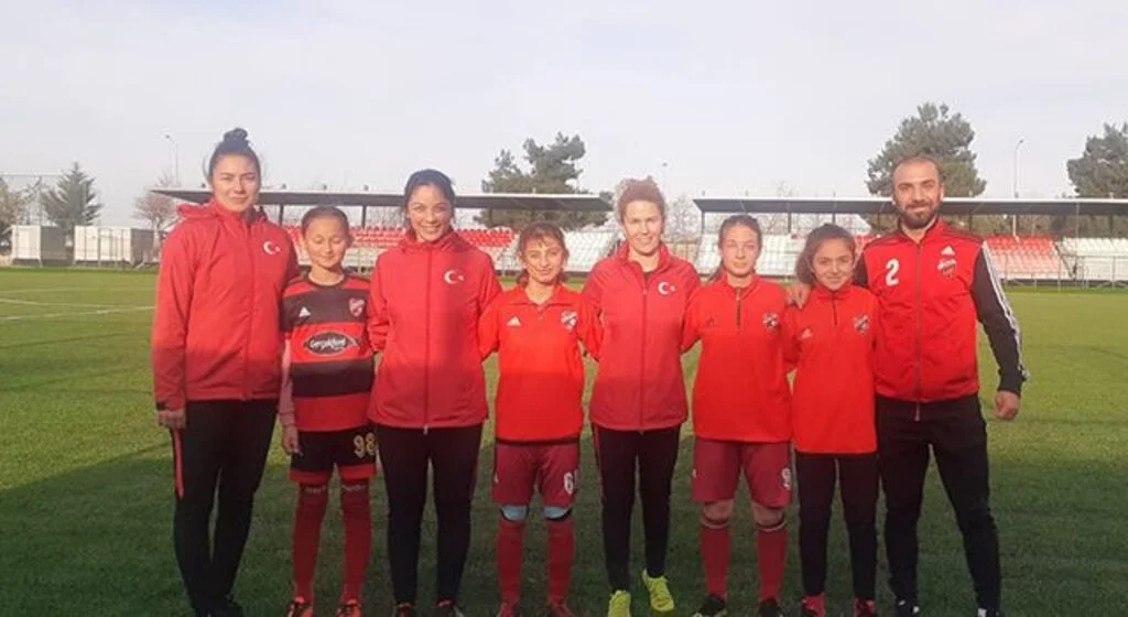 Ladikspor'dan Kadın Futboluna Büyük Katkı