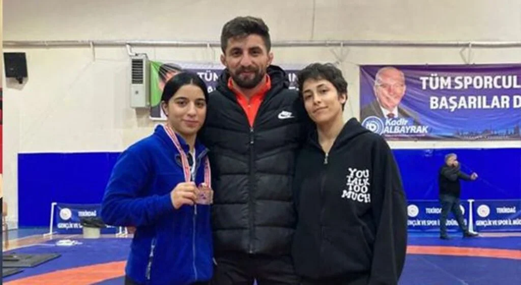 Minderde Esranur Eren ve Kübra Fedakar'dan Büyük Başarı