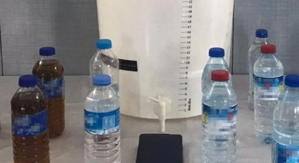Samsun'da 7 pet şişede 3 buçuk litre sahte içki ele geçirildi