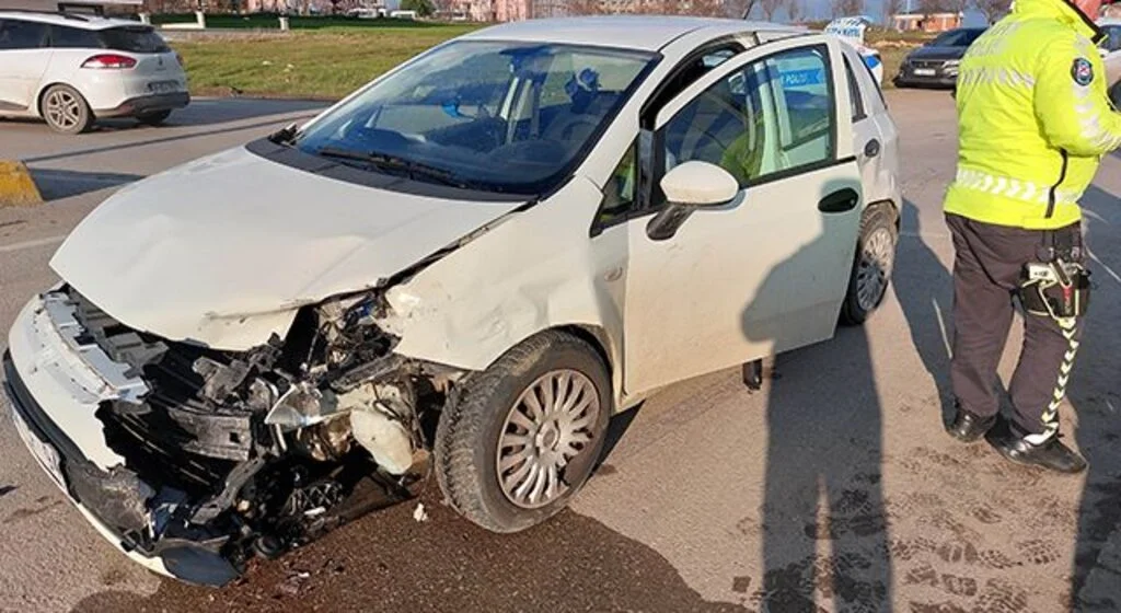 Samsun'da Aynı kavşakta yine kaza