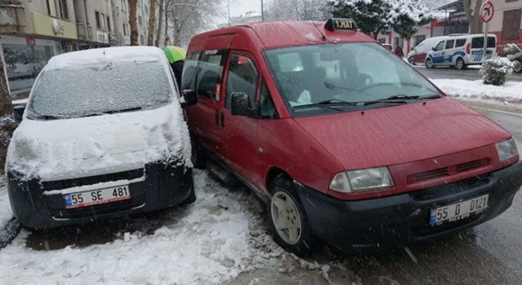 Samsun'da dolmuşun çarptığı yaya yaralandı