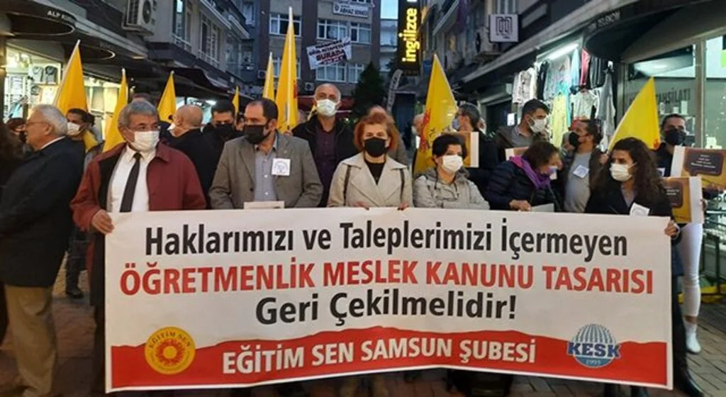 Samsun'da Eğitimciler ayakta 