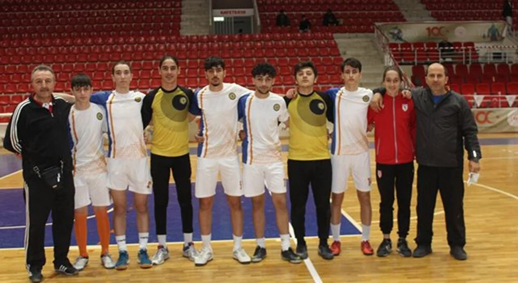 Samsun'da Gençlerde Futsal Heyecanı Devam Ediyor