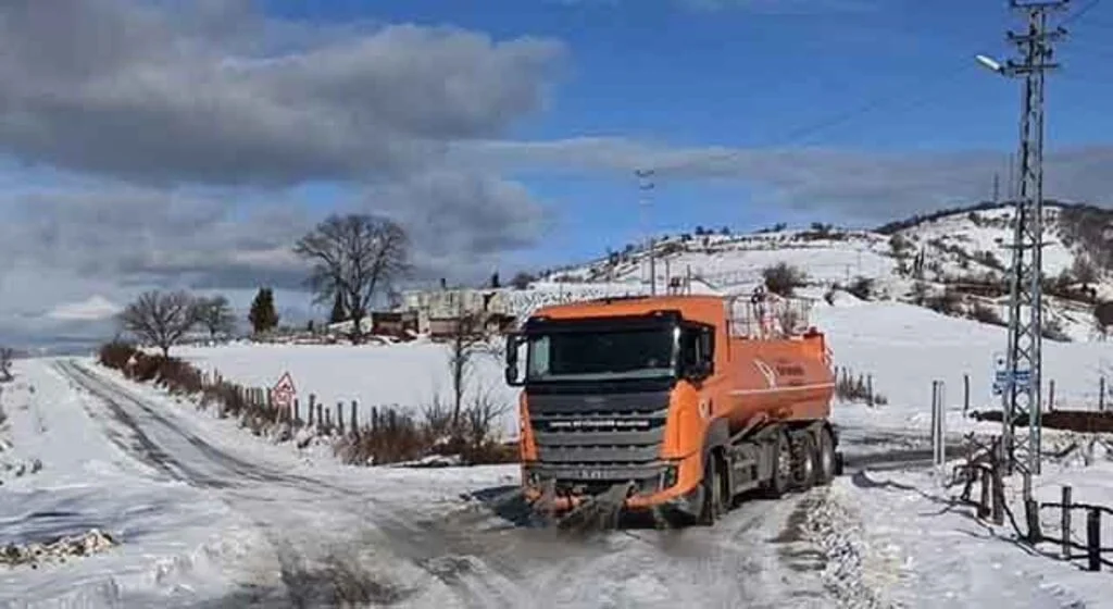Samsun’da yolları açmak için 1600 ton tuz ve 800 ton solüsyon kullanıldı