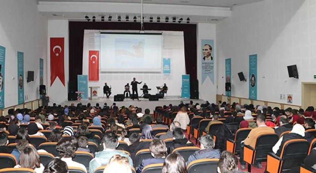 TÜGVA’dan Havza’da stand up gösterisi
