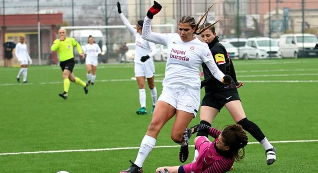 Turkcell Kadın Futbol Süper Ligi: YABPA: 0 - Galatasaray: 6