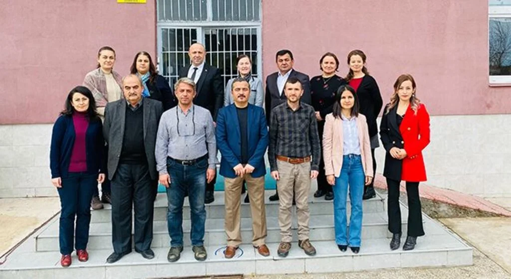 Yakakent’te Erdoğan Cebeci İlkokulu e-dergi çalışmasıyla örnek oldu