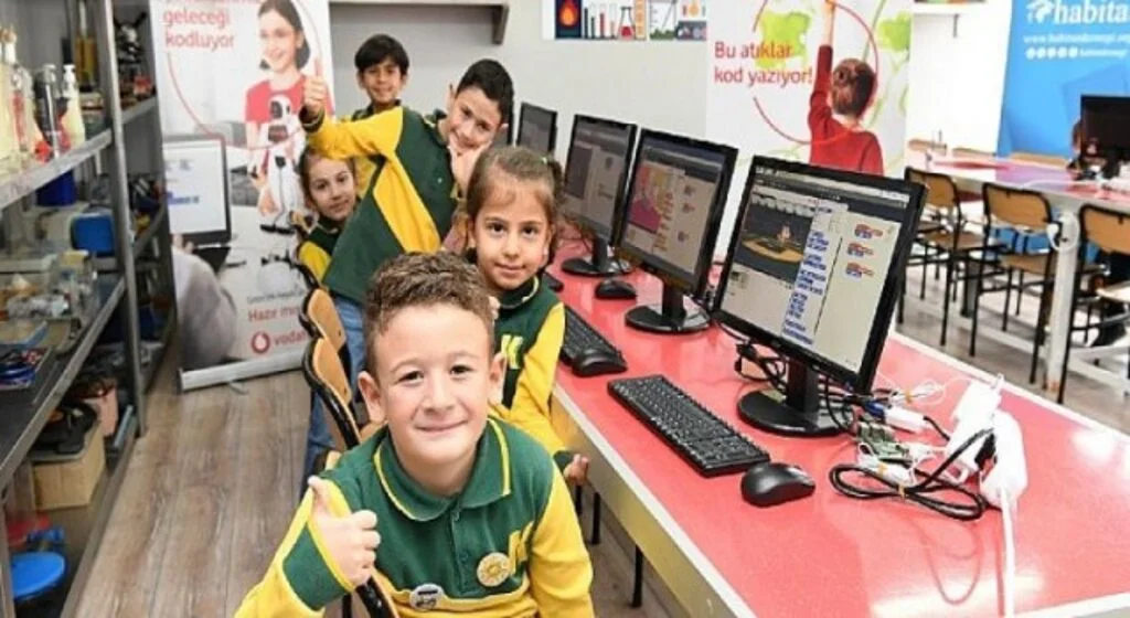 “Yarını Kodlayanlar” Fikir Maratonunda Gençler Engelli Bireyler İçin Çözüm Üretti