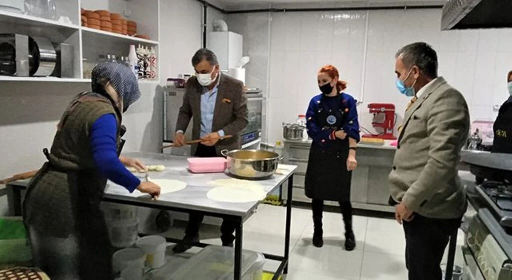 Aşçı yardımcılığı  kursuna yoğun ilgi 