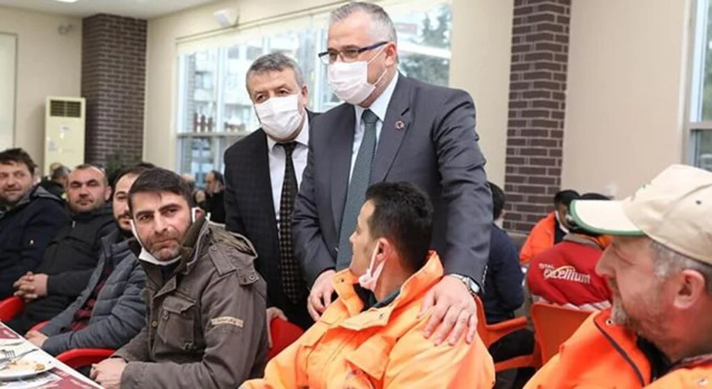 Bafra Belediye Başkanı Hamit Kılıç: İlçemiz son 50 yılın en yoğun kar yağışına maruz kaldı