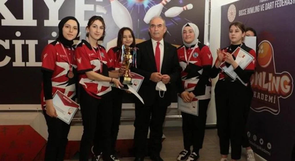 Bowling Şampiyonasında Kadınlar Şampiyonu Tülay Başaran