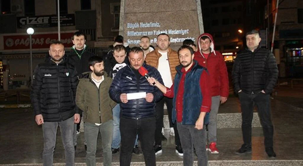 Çarşambasporlu Taraftarlardan Anıta Saldırıya Tepki