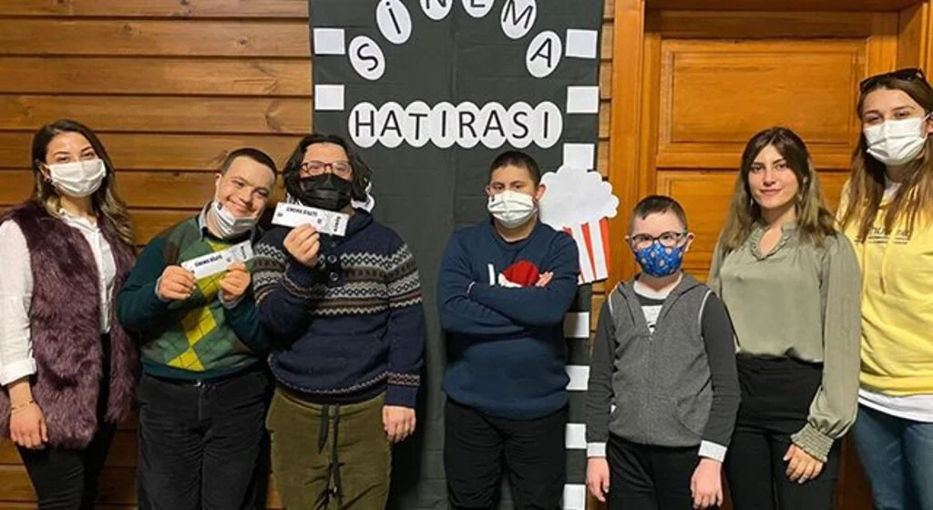 Down sendromlu çocuklara özel sinema