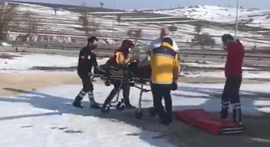 Felç geçiren 81 yaşındaki hastanın yardımına ambulans helikopter yetişti