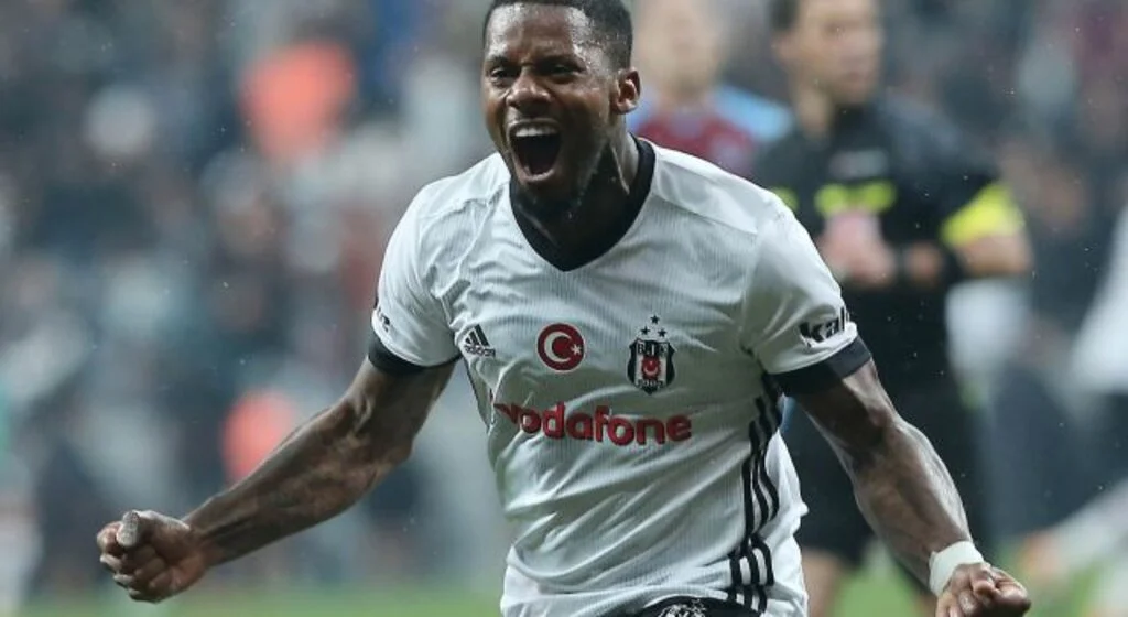 Futbolu bırakmayı düşünüyor