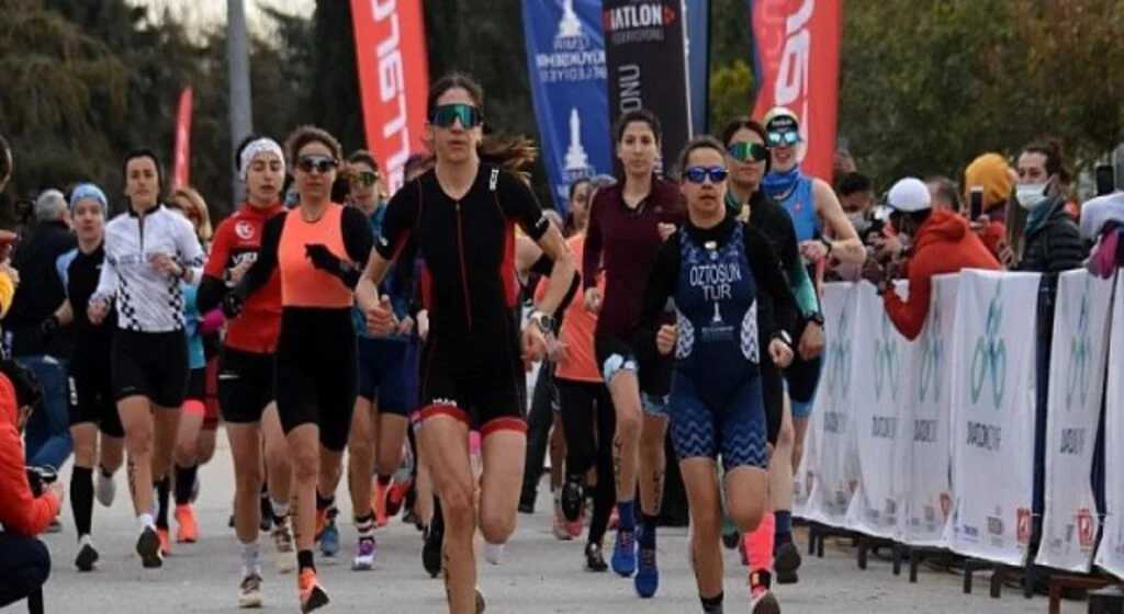 İzmir’in ilk duatlonu nefes kesti