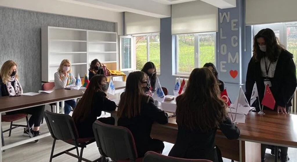 Litvanyalı öğretmenler Samsun'da bilgi alışverişinde bulundu
