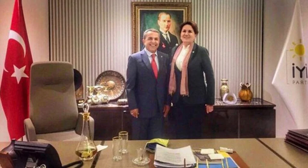 Mehmet Kasapoğlu Kimdir?