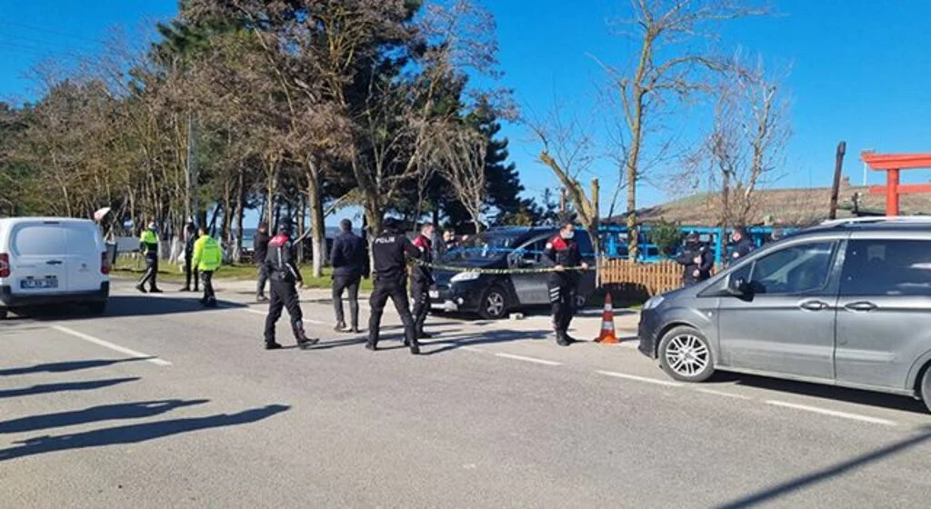 Oğlu babasını aracında kanlar içinde buldu 