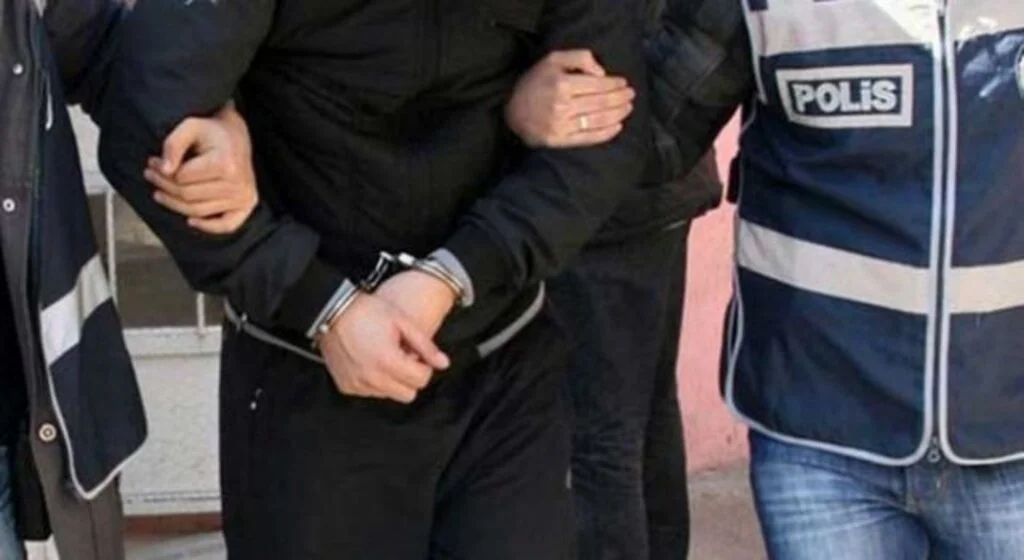 Polis 8 ayrı hırsızlık şüphelilerini yakaladı