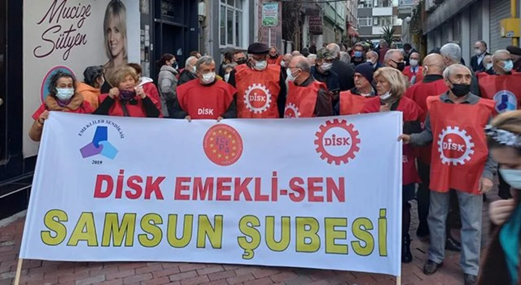 Samsun'da Emekliler haklarını istiyor 