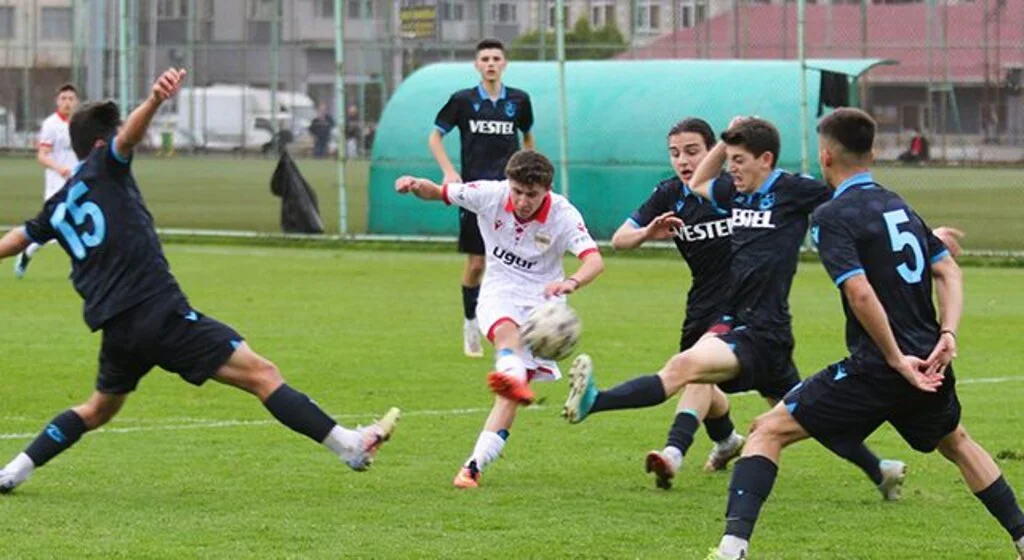 Samsunspor U17'ler Trabzon'da Kaybetti