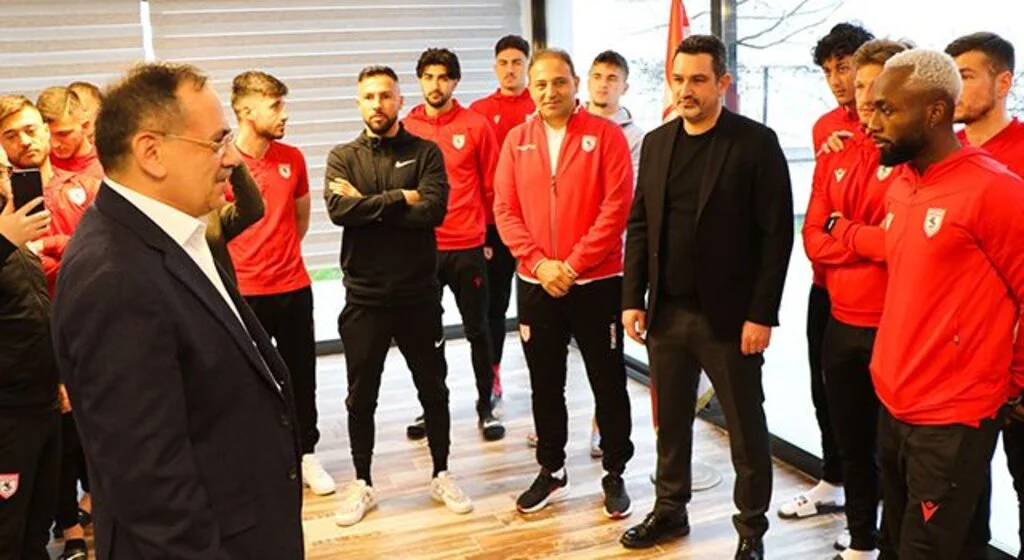 Samsunspor’u zorlu deplasmana Başkan Demir uğurladı