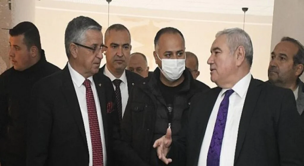 STK’lardan Başkan Topaloğlu’na Teşekkür Plaketi