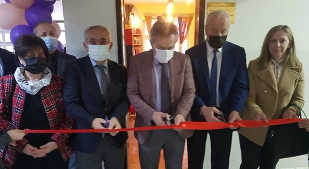 Terme'ye 'atık' malzemelerden 'çevreci' kütüphane