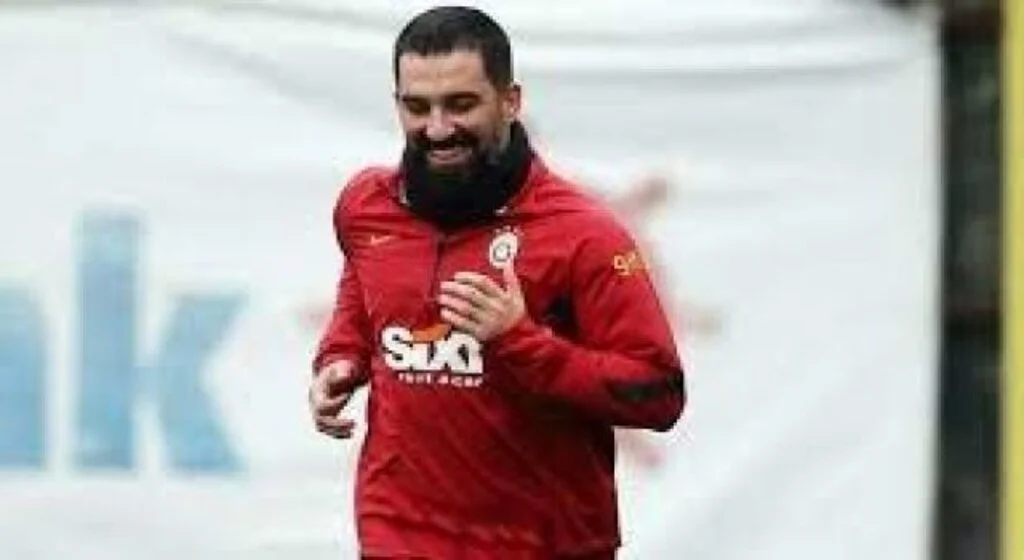 Arda Turan antrenmana gidiyor