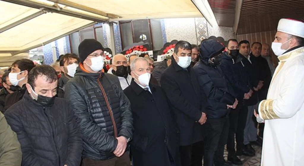 Baba Bayrak Dualarla Uğurlandı