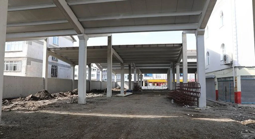 Bafra’da küçük pazar yeri inşaatının yüzde 80’i tamamlandı