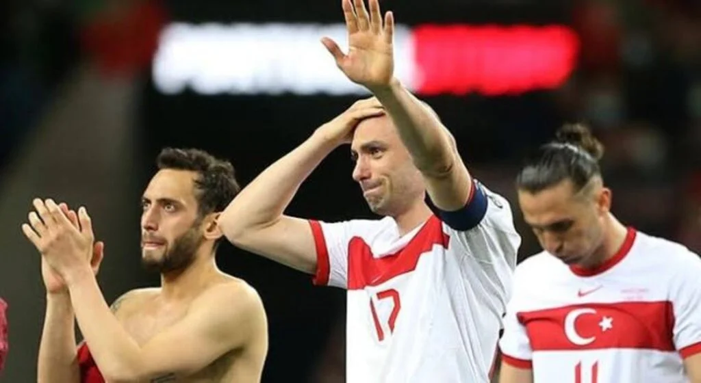 Burak Yılmaz Milli Takımı Bıraktığını Açıkladı!