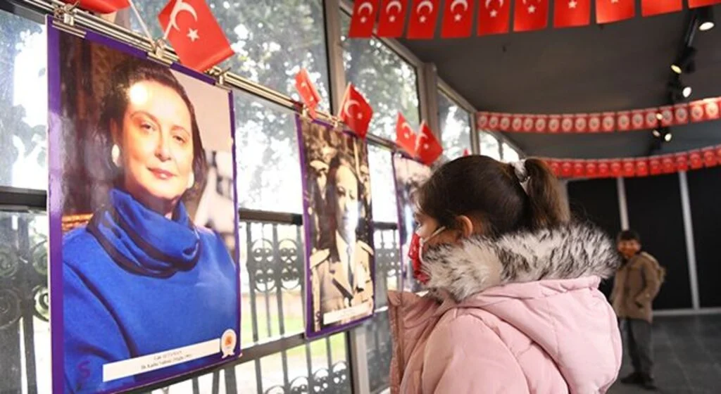 ‘Cumhuriyetin Yetiştirdiği Kadın İlkler’ sergisi