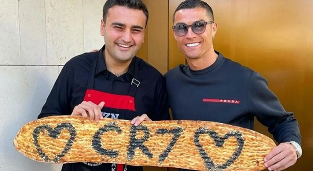CZN Burak ile Ronaldo ortak oluyor