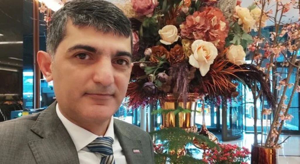 Erkan Ünlü’den Yeni Roman: Sanal Aşkın Gerçek Acısı