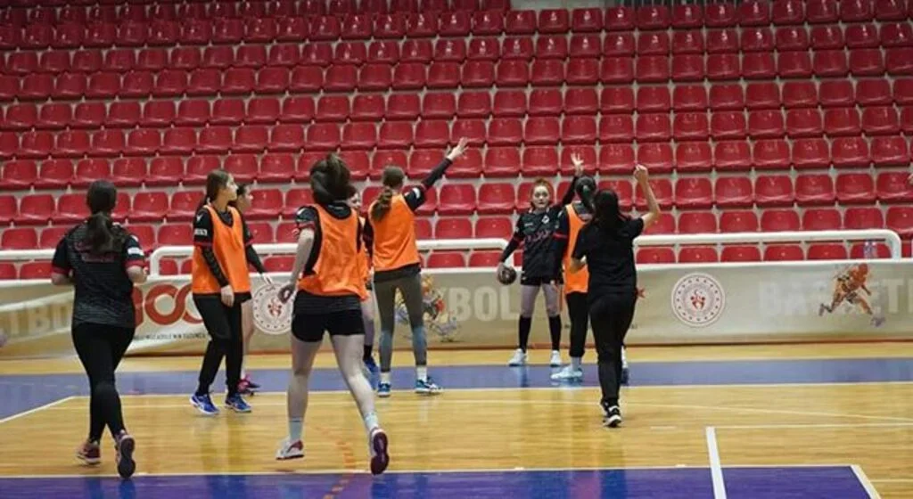 GSK'de Gözler AS Hentbol Maçında