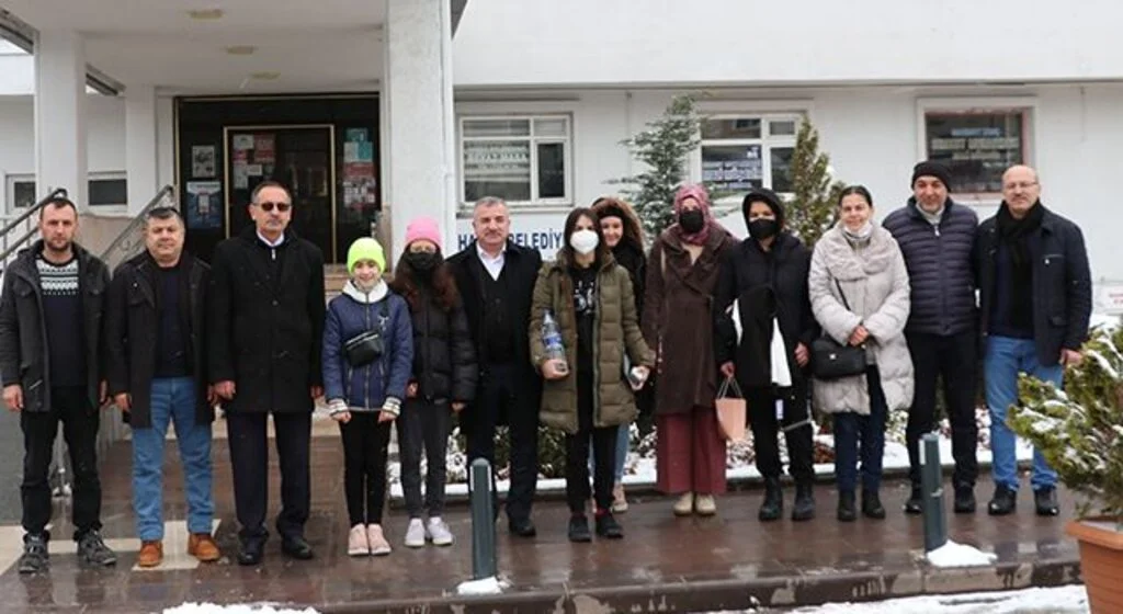 Havza Belediye Başkanı Sebahattin Özdemir genç karatecileri yolcu etti
