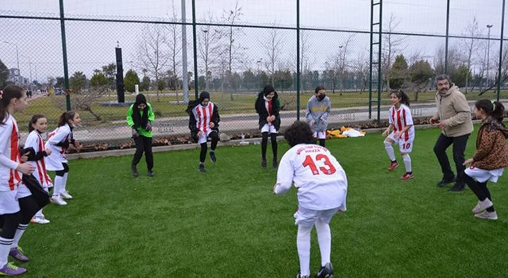 Havza Kız Futbol Takımı Kulüpleşme Yolunda