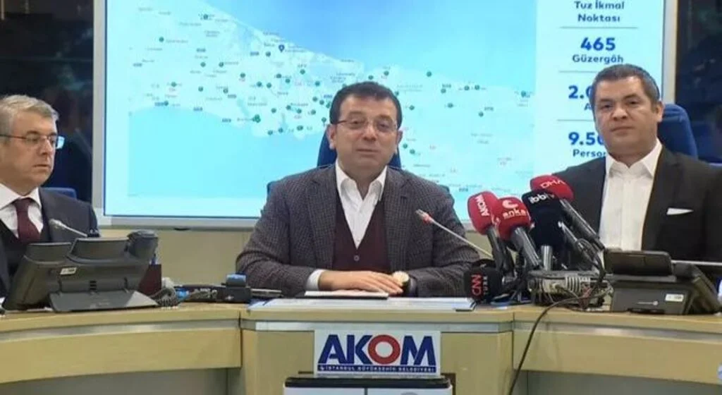 İmamoğlu, İstanbul'da beklenen yoğun kar yağışı öncesi AKOM'da tedbirleri açıkladı