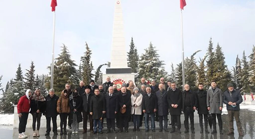 İYİ Parti Grup Başkanvekili Usta'dan Samsun'da şehitlik ziyareti
