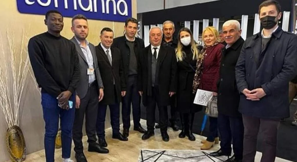 İYİ Parti heyeti Mobilya Fuarı'nda 