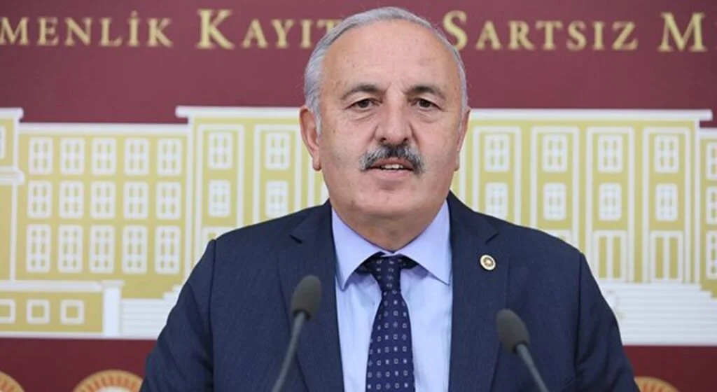 İYİ Parti Samsun Milletvekili Bedri Yaşar: Mutfakta yangın var