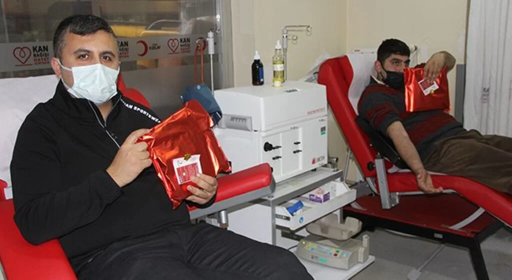Kan bağışlayana kitap hediyesi