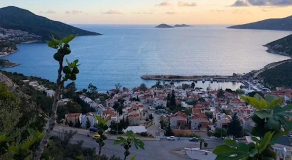 Kaş’ta Lezzet Turuna Çıkın
