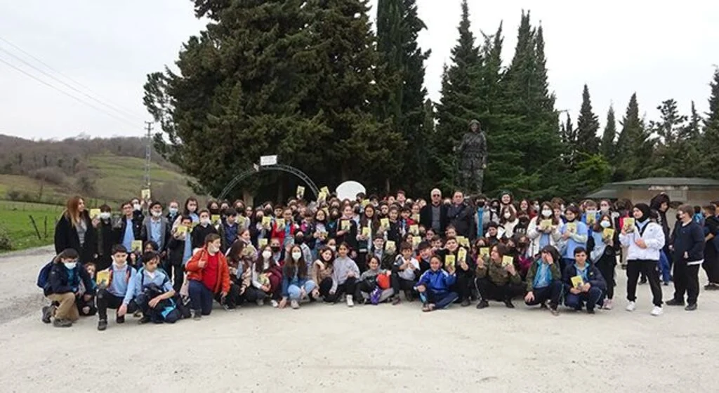 Okudukları kitabı yaşayarak öğreniyorlar