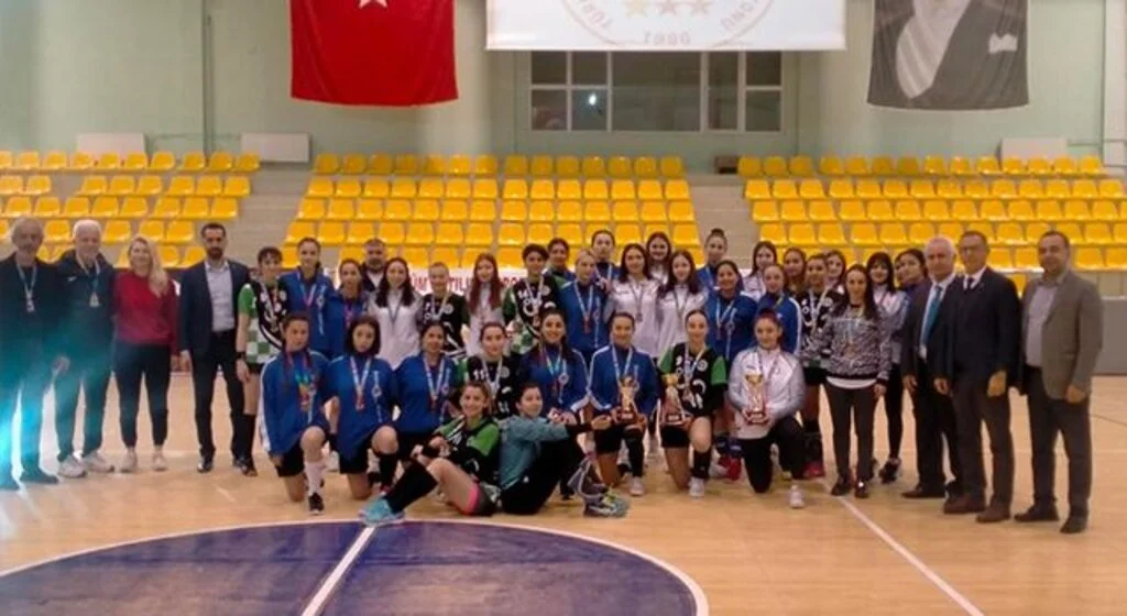 OMÜ Kadın Hentbol Takımı Süper Lig Yolunda