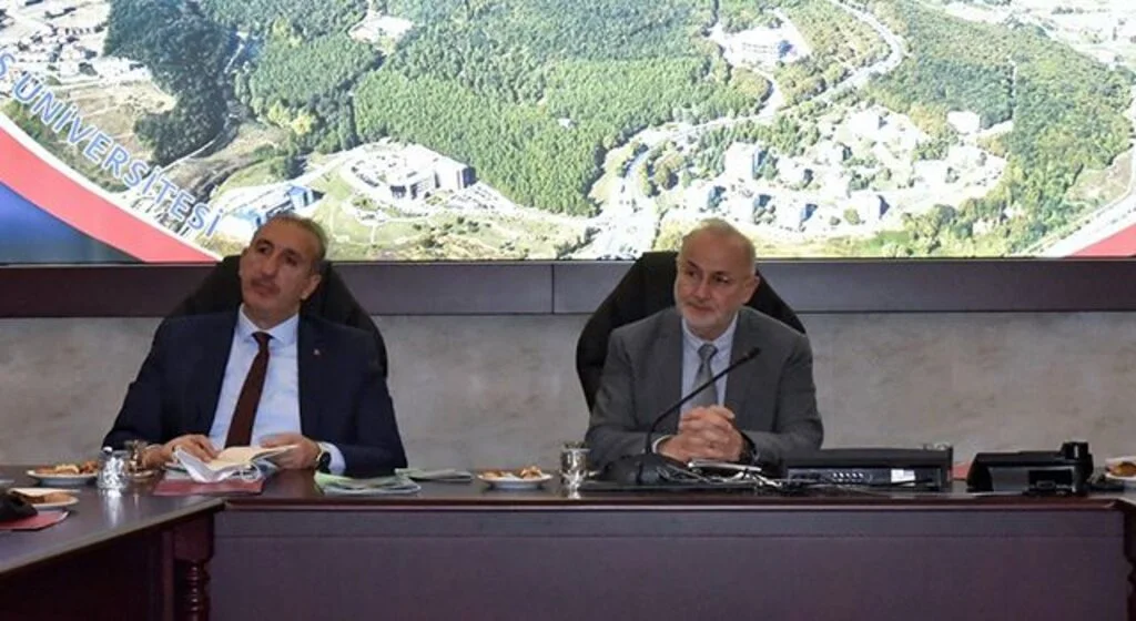 Rektör Ünal: “Kenevir ve diğer tıbbi aromatik bitkiler üzerine 37 çeşit proje çalışması yapıldı”