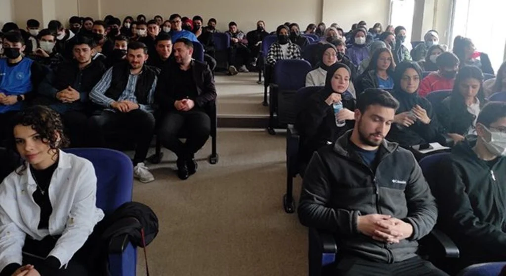 Salıpazarılı gençlerle 'iletişim' çalıştayı