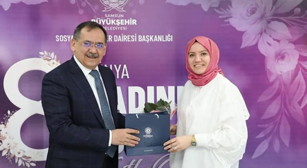 Samsun Büyükşehir Belediye Başkanı Mustafa Demir kadınlarla buluştu 